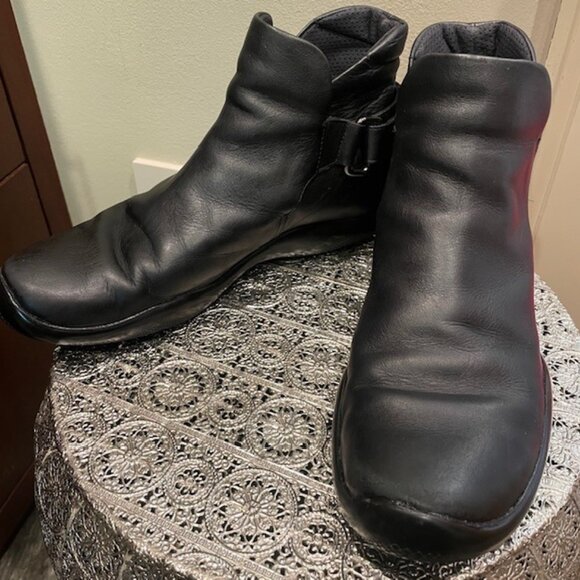 Women's Prada Sport Black Leather Velcro Strap Ankle Boot Size 38 - Picture 1 of 6
